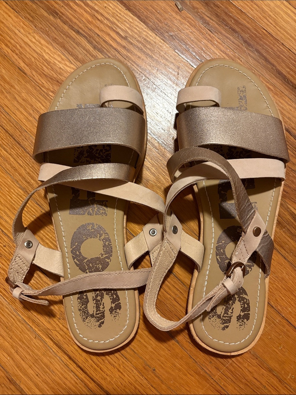 Sorel Ella Crisscross Beige-Gold Metallic Leather Sandals Women’s size 7